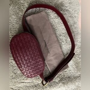 Bottega Veneta
One Size zip belt bag intrecciato nappa